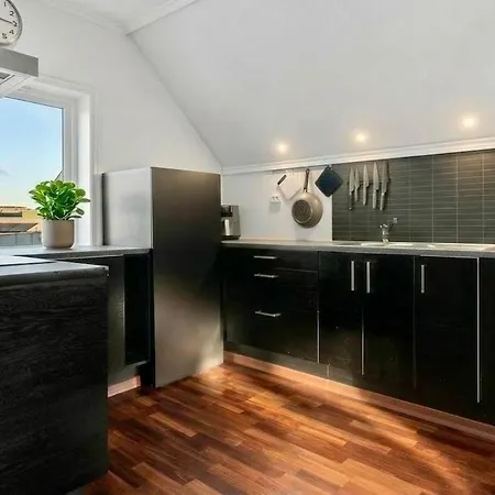 Floor 2br & Free Parking Apartament *